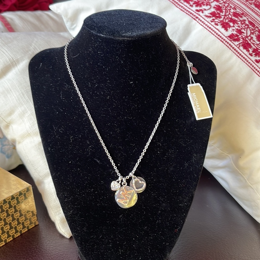 MICHAEL KORS 3-PC Charms MK Logo 2 Hearts Sliver tone Brass Necklace MKJX7799040 - Picture 5 of 5